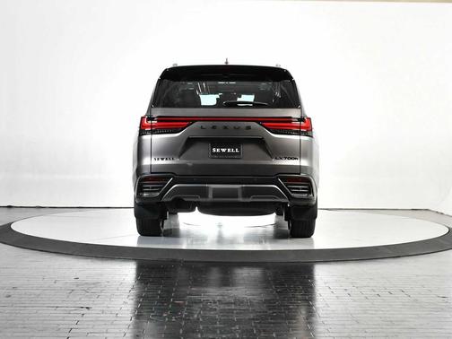 2025 Lexus LX 700h Luxury