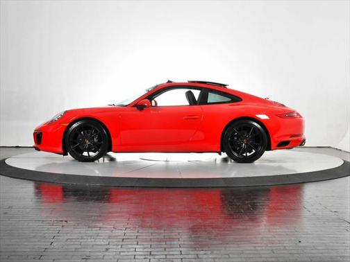 2018 Porsche 911 Carrera