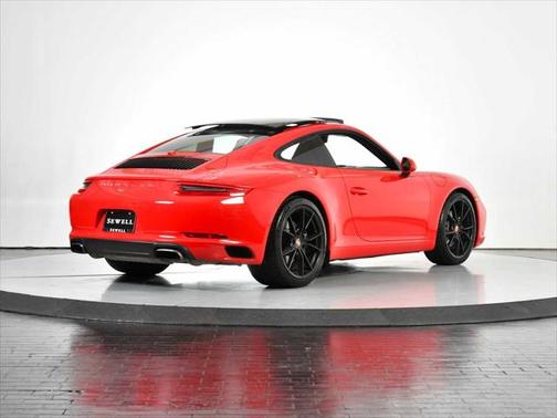 2018 Porsche 911 Carrera
