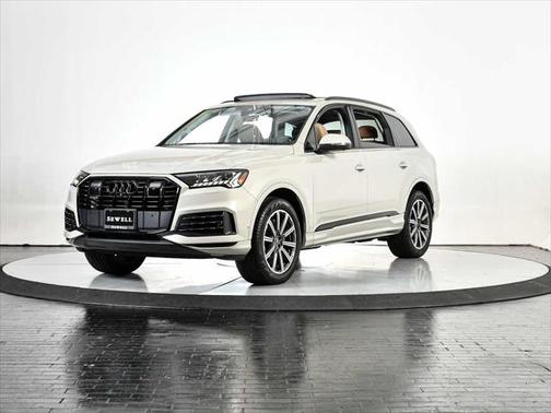 2023 Audi Q7 45 Premium Plus