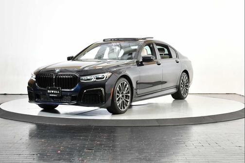 2022 BMW 740 i