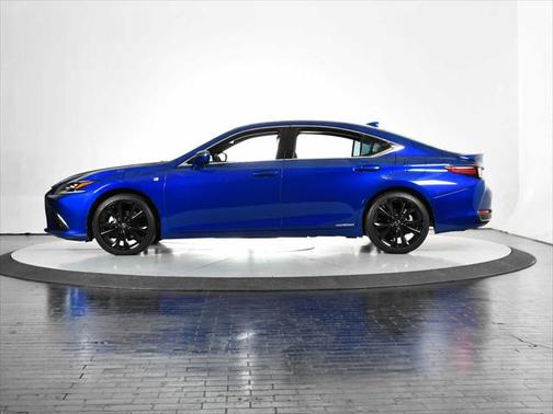 2022 Lexus ES 300h F SPORT