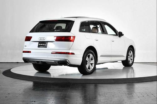2019 Audi Q7 45 Premium Plus