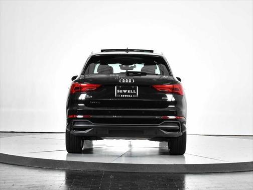 2024 Audi Q3 Premium 45 TFSI S line quattro Tiptronic