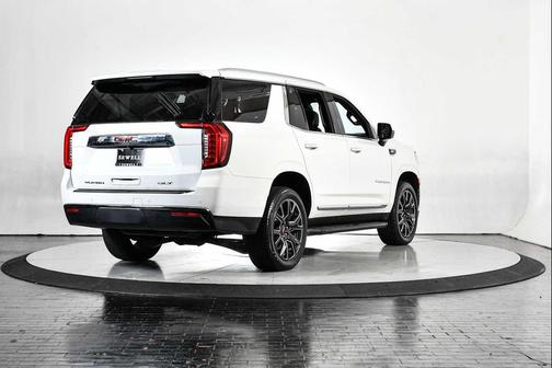 2023 GMC Yukon SLT