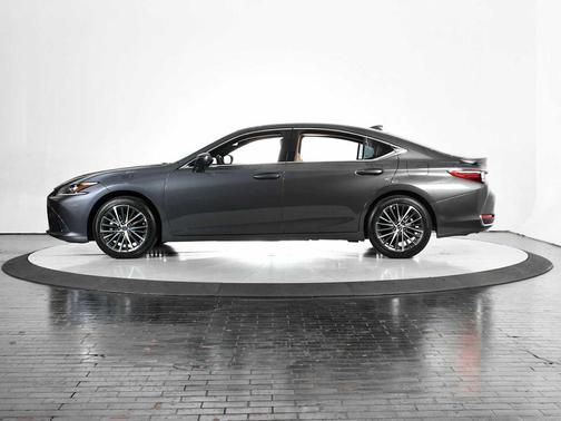 2025 Lexus ES 300h Base