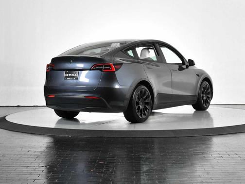 2021 Tesla Model Y Standard Range Rear-Wheel Drive