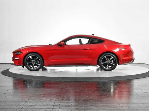 2021 Ford Mustang EcoBoost