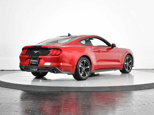 2021 Ford Mustang EcoBoost