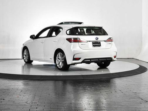 Eminent White Pearl 2017 Lexus CT 200h Base