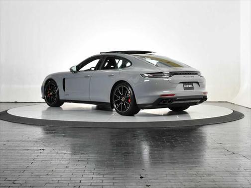 2022 Porsche Panamera GTS