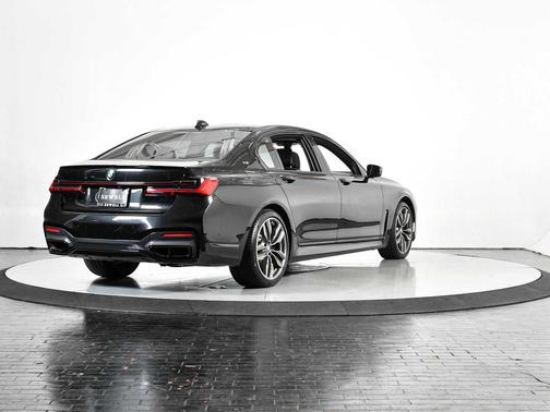 2021 BMW M760 xDrive