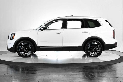 Glacial White Pearl 2023 Kia Telluride EX