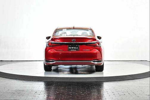 2024 Lexus ES 300h Base