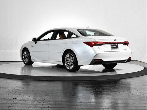 2019 Toyota Avalon Hybrid Limited