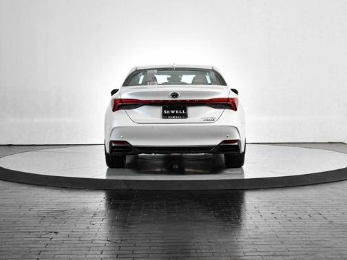 2019 Toyota Avalon Hybrid Limited