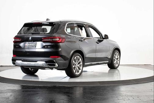 Dark Graphite Metallic 2021 BMW X5 xDrive40i