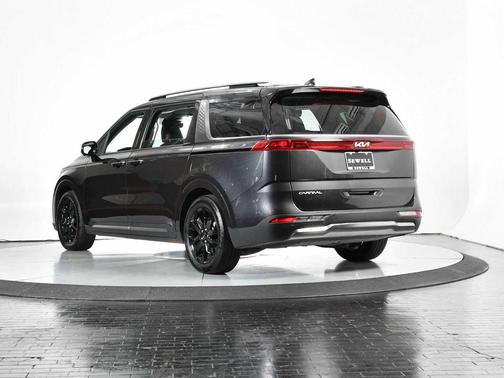 2024 Kia Carnival SX