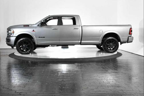 2020 RAM 3500 Laramie Crew Cab 4x4 8' Box
