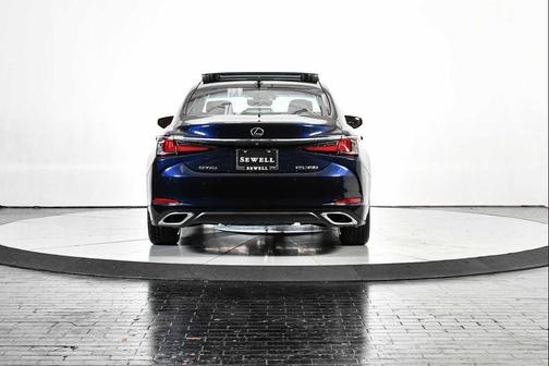 2025 Lexus ES 350 Base