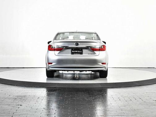 2016 Lexus ES 300h Base