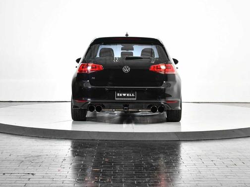 2016 Volkswagen Golf R 2.0T DSG