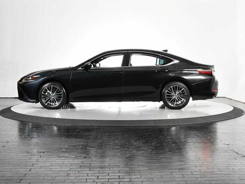 2022 Lexus ES 350 Base