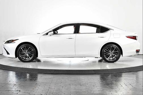 2023 Lexus ES 300h Base