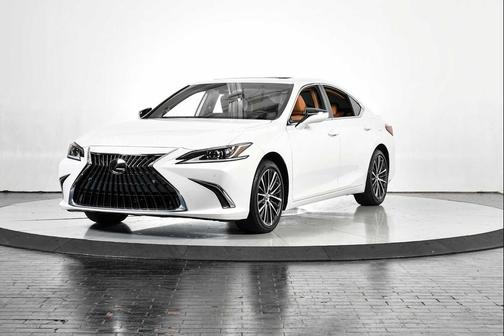 2023 Lexus ES 300h Base