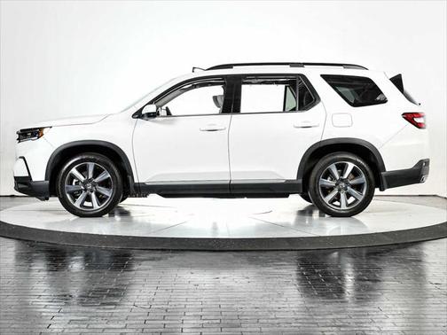 2023 Honda Pilot Touring 8-Passenger