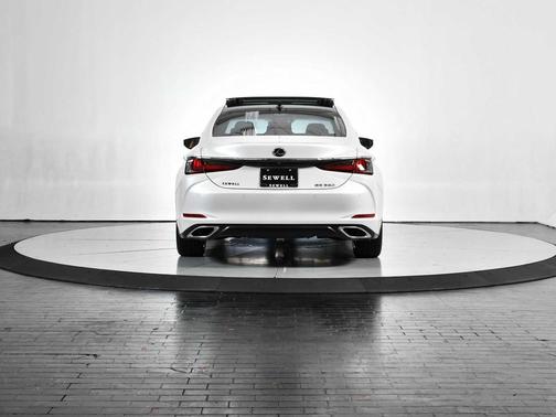 2023 Lexus ES 350 Base