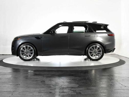 Carpathian Grey Premium Metallic 2023 Land Rover Range Rover Sport SE