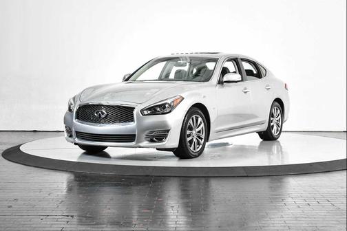 2018 INFINITI Q70 3.7 LUXE