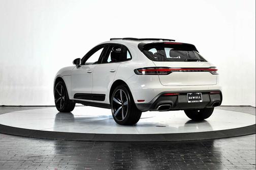 2023 Porsche Macan T