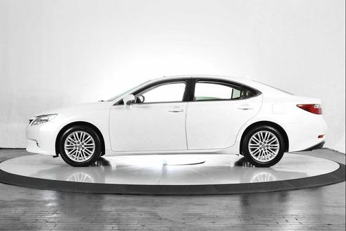 Starfire Pearl 2015 Lexus ES 350 Base