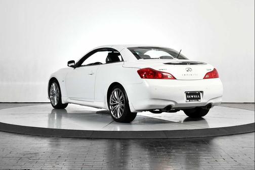 2014 INFINITI Q60 Base