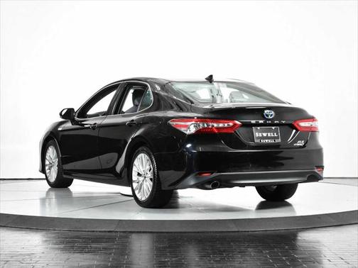 2019 Toyota Camry Hybrid XLE