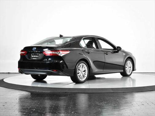 2019 Toyota Camry Hybrid XLE