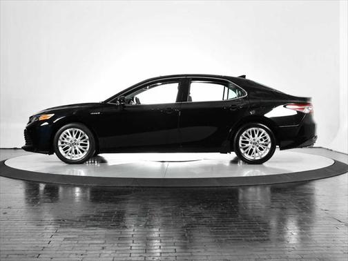 2019 Toyota Camry Hybrid XLE