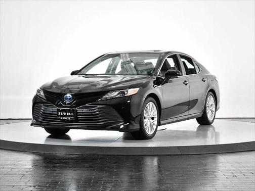 2019 Toyota Camry Hybrid XLE