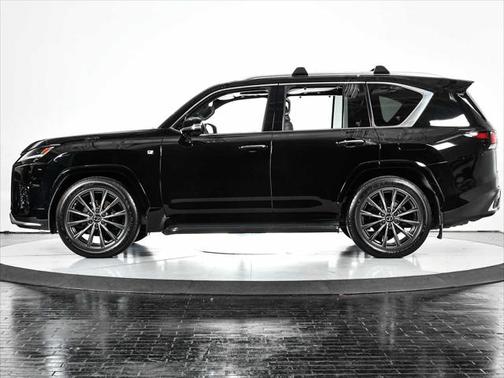 2022 Lexus LX 600 Base