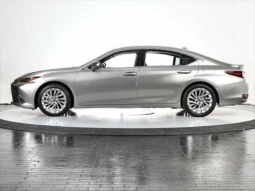2020 Lexus ES 300h Ultra Luxury