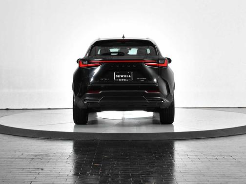 2022 Lexus NX 350h Premium