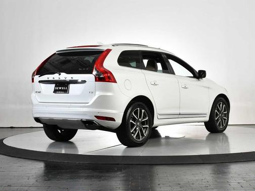 2016 Volvo XC60 T5 Drive-E Premier