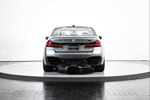 Skyscraper Grey Metallic 2023 BMW M5 Base
