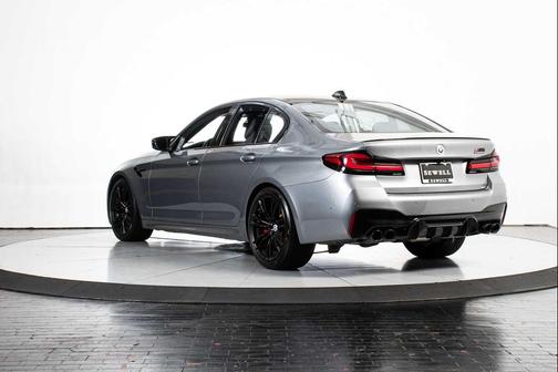 Skyscraper Grey Metallic 2023 BMW M5 Base