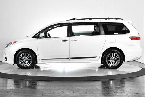 2019 Toyota Sienna XLE Premium