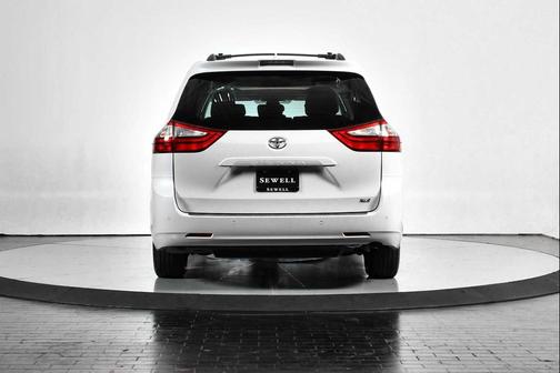 2019 Toyota Sienna XLE Premium