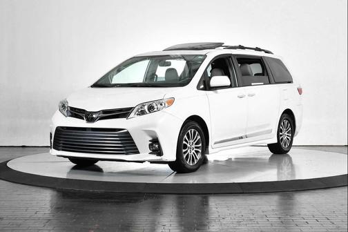 2019 Toyota Sienna XLE Premium