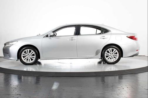 Silver Lining Metallic 2013 Lexus ES 350 Base